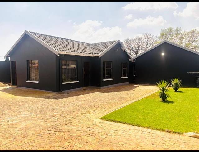 3 BEDROOM PROPERTY TO RENT IN FLEURHOF